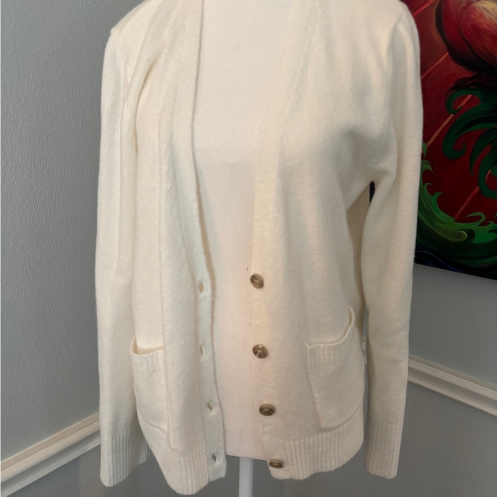 NWOT Women's Ivory Cardigan Sweater